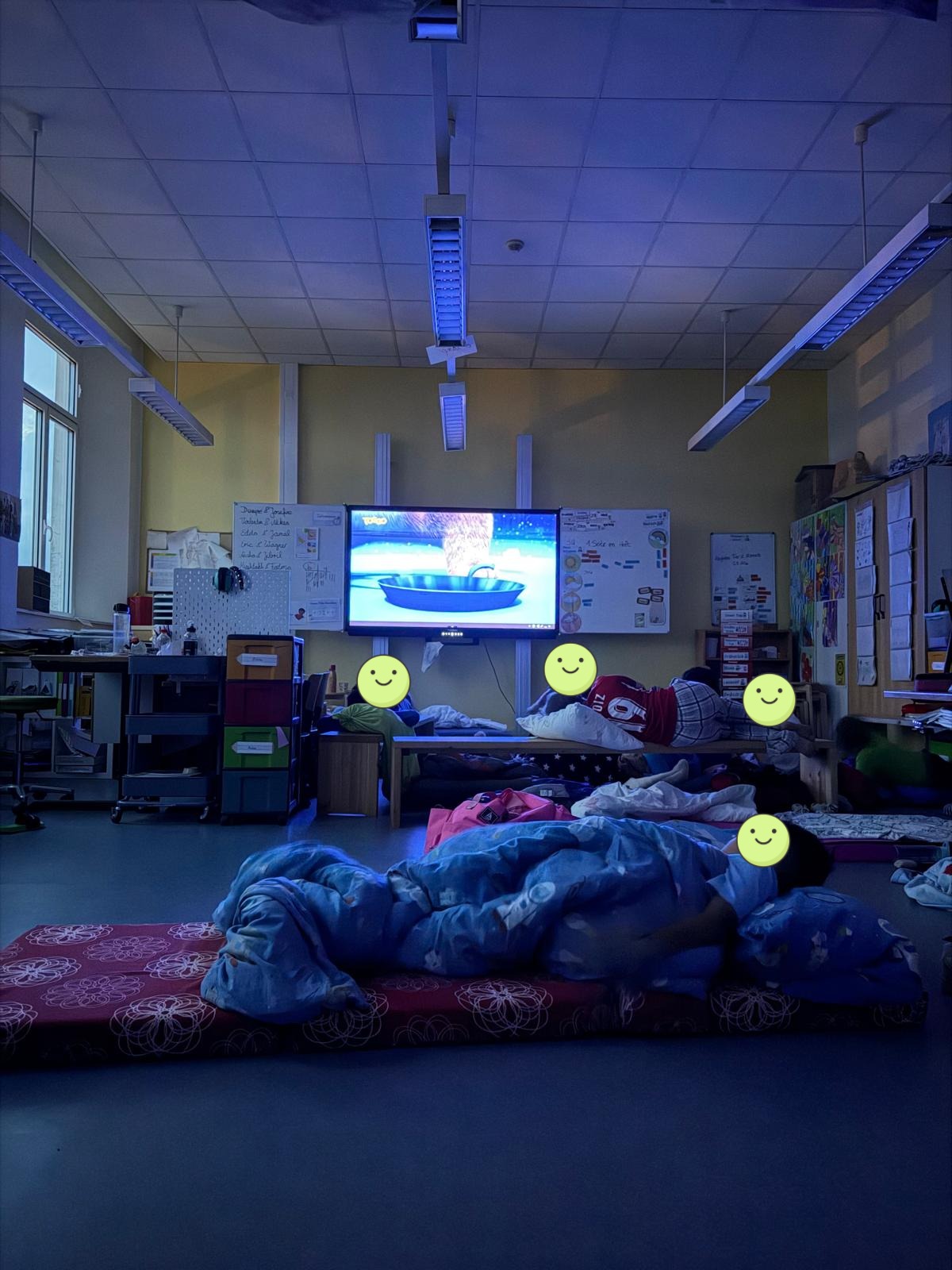 Übernachtung in der Schule_4b und 4c_1.JPG